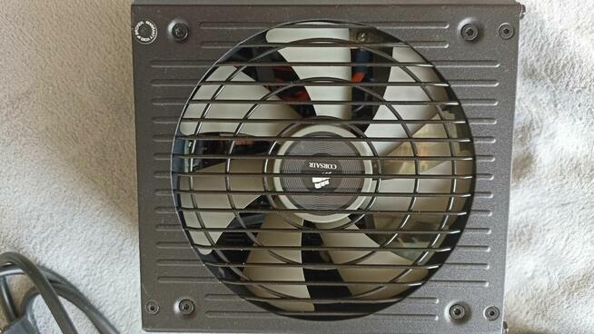 Zasilacz Modularny CORSAIR RM550 + gratisy