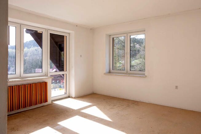 Przestronny dom w sercu gór – idealna inwestycja