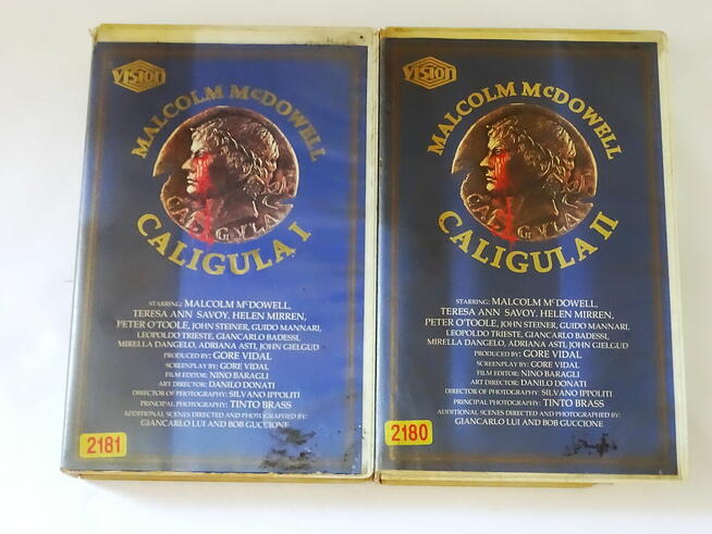 Film Caligula dwie części na dwu kasetach VHS
