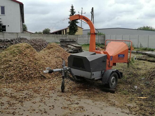 Usługi zwyżką, wycinka drzew, zrąbkowanie gałęzi