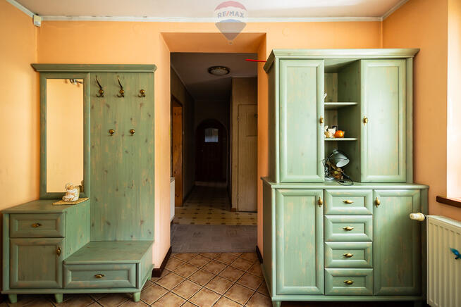 Teren 2,18 ha z domem i budynkami gospodarczymi