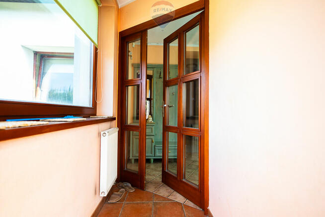 Teren 2,18 ha z domem i budynkami gospodarczymi