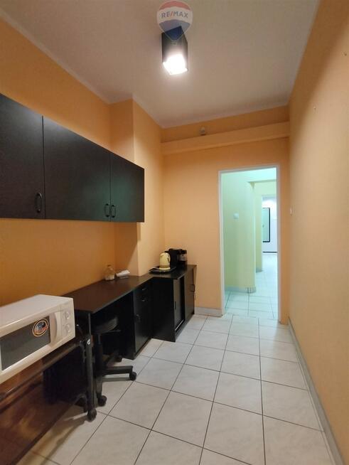 Budynek usługowo handlowy w doskonałej lokalizacji