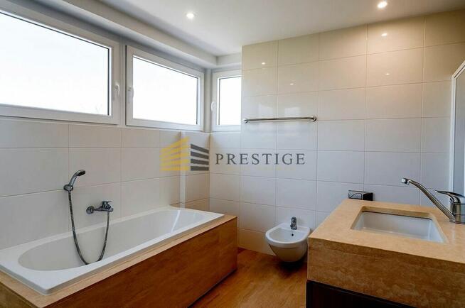 Elegant House & Prestigious Neighborhood