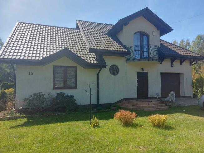 DOM JEDNORODZINNY NA DUŻEJ DZIAŁCE