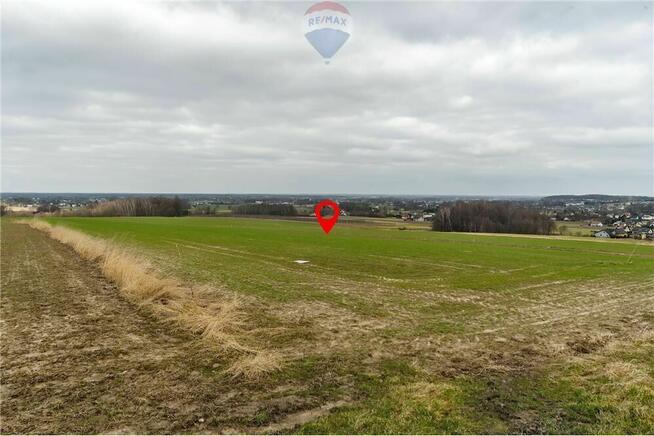 Działka w cichym i spokojnym miejscu.