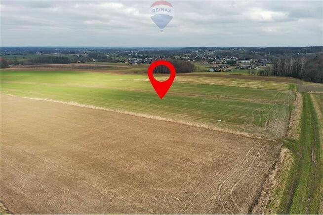 Działka w cichym i spokojnym miejscu.