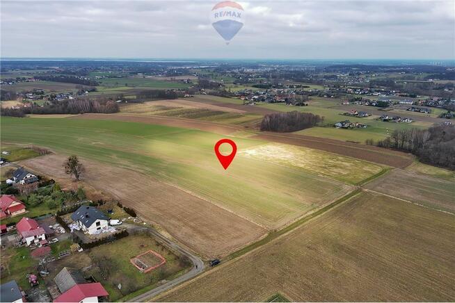 Działka w cichym i spokojnym miejscu.