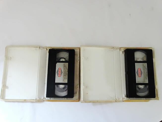 Film Caligula dwie części na dwu kasetach VHS