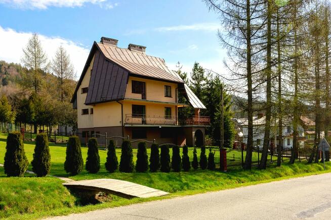 Przestronny dom w sercu gór – idealna inwestycja