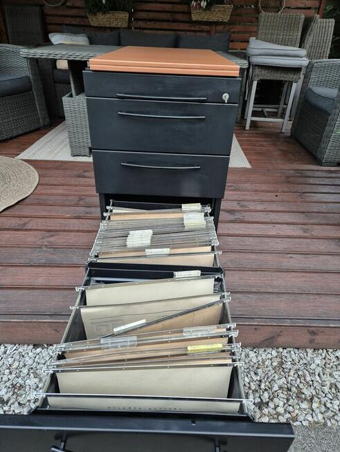 Szafa roletowa czarna