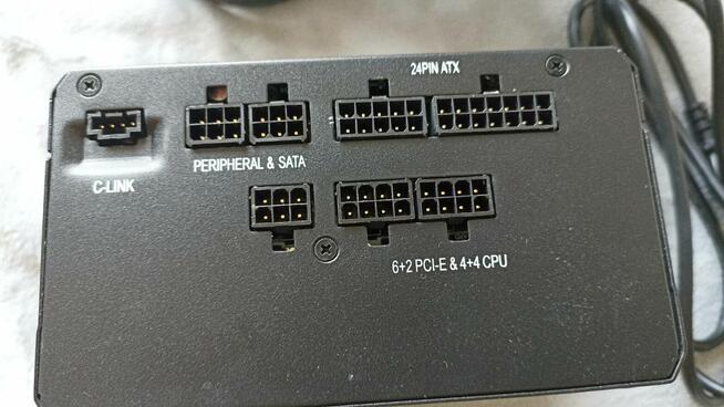 Zasilacz Modularny CORSAIR RM550 + gratisy