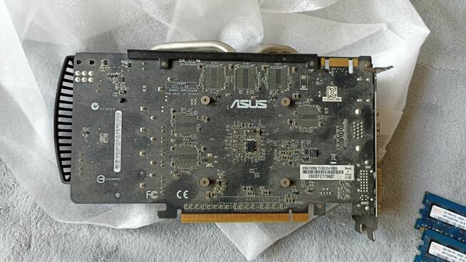 Zasilacz Modularny CORSAIR RM550 + gratisy