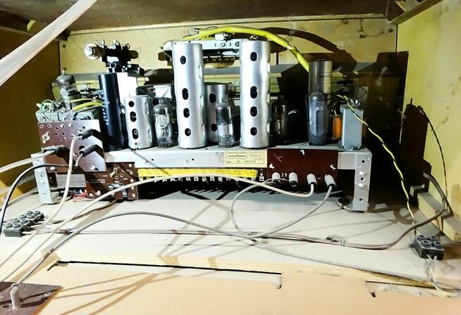 Lampowy odbiornik radiowy Nordmende Caruso 58 - lata produkc