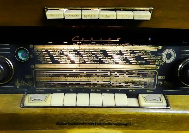 Lampowy odbiornik radiowy Nordmende Caruso 58 - lata produkc