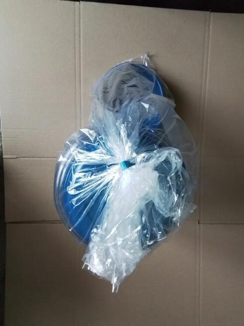 Dozownik do karmy i wody*NAVARIS*