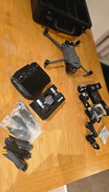 DJI Mavic 3T (3 Thermal) z dodatkami — nieskazitelny stan
