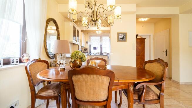 Dom Rząska gm. Zabierzów, Półkole