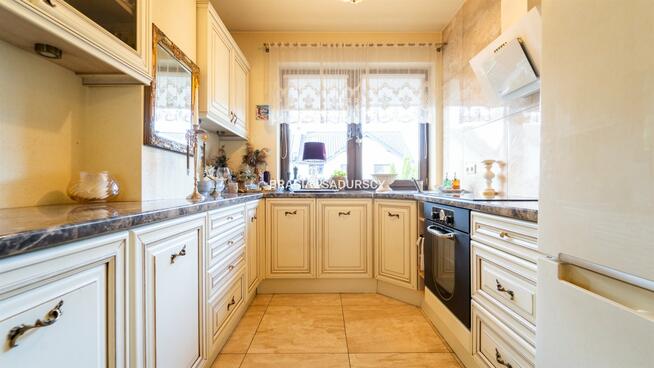 Dom Rząska gm. Zabierzów, Półkole