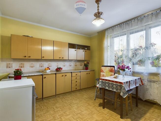 Przestronny dom w Jędrzejowicach – dla rodziny