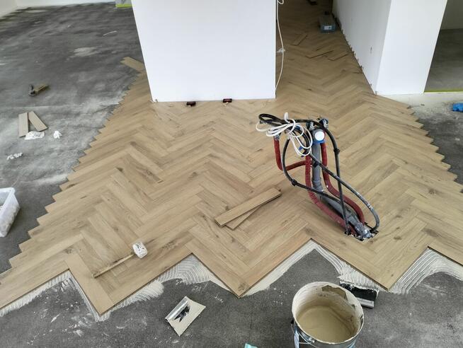 Cyklinowanie podłóg, schodów, układanie parkietów, laminatu