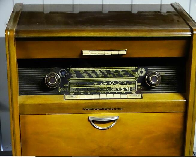 Lampowy odbiornik radiowy Nordmende Caruso 58 - lata produkc