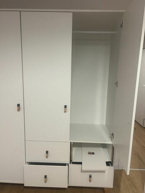 Meble białe nowe / szafy / biurko