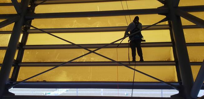 Mycie dachów, elewacji i kostki brukowej.