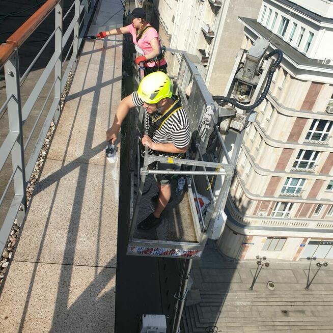 Mycie dachów, elewacji i kostki brukowej.