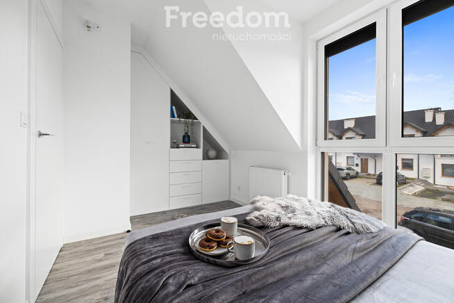 Dom szeregowy pow. całk. 100 m2, ogródek, Straszyn