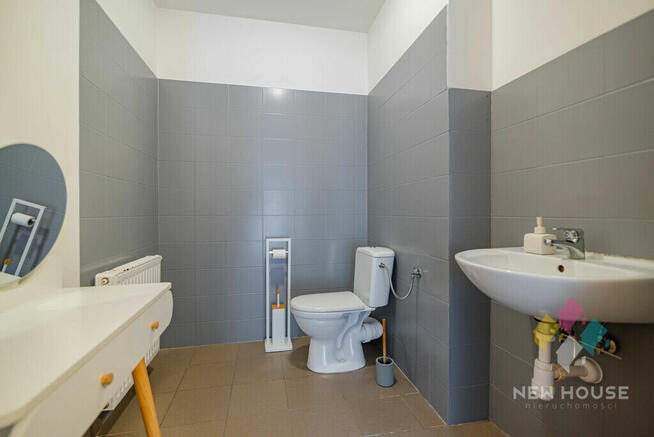 Lokal 122,5 m2, parter, witryna