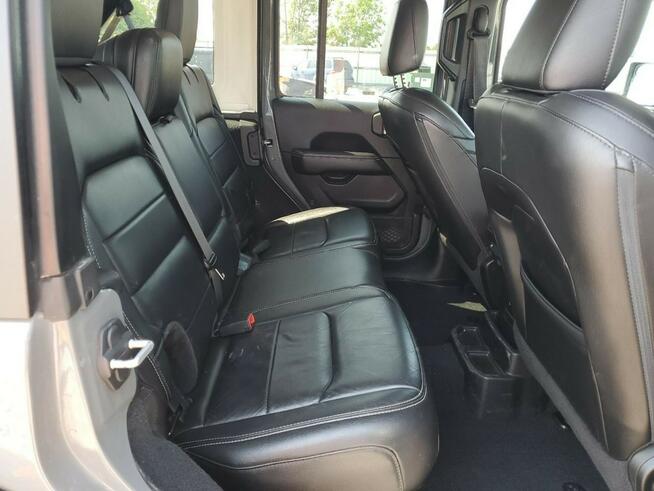 Jeep Wrangler Unlimited Sahara 4x4 3.6l V6