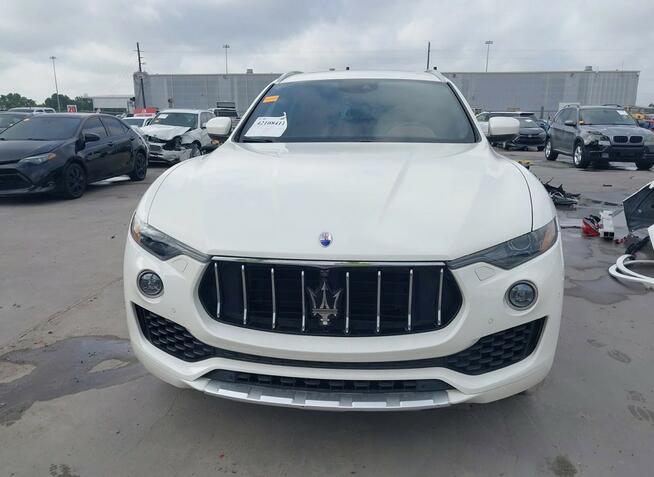 Maserati Levante SQ4 Granlusso Zegna Edition