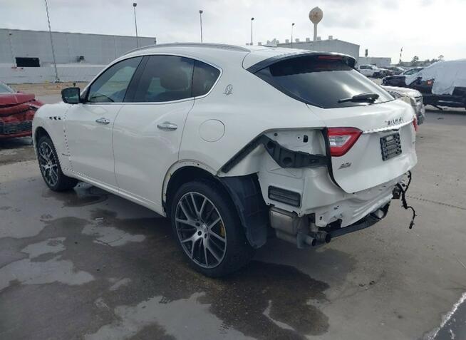 Maserati Levante SQ4 Granlusso Zegna Edition
