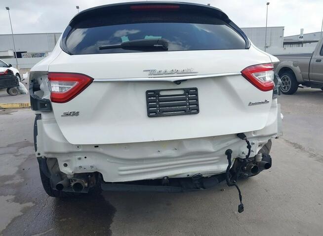 Maserati Levante SQ4 Granlusso Zegna Edition