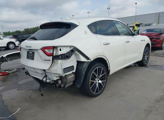 Maserati Levante SQ4 Granlusso Zegna Edition