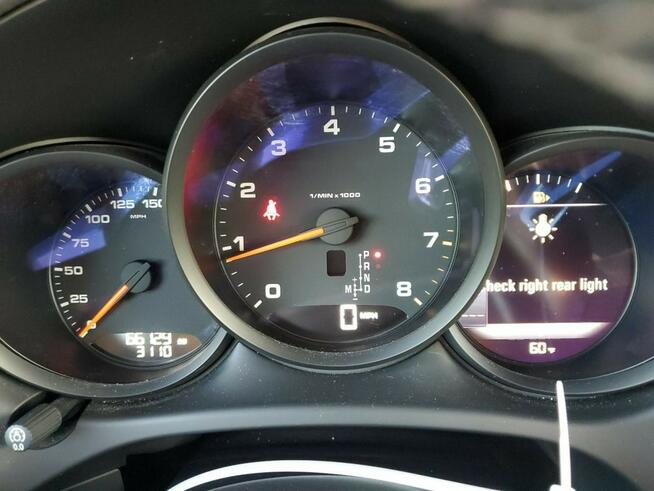 Porsche Macan Sport Chrono Package BOSE 2.0l AWD