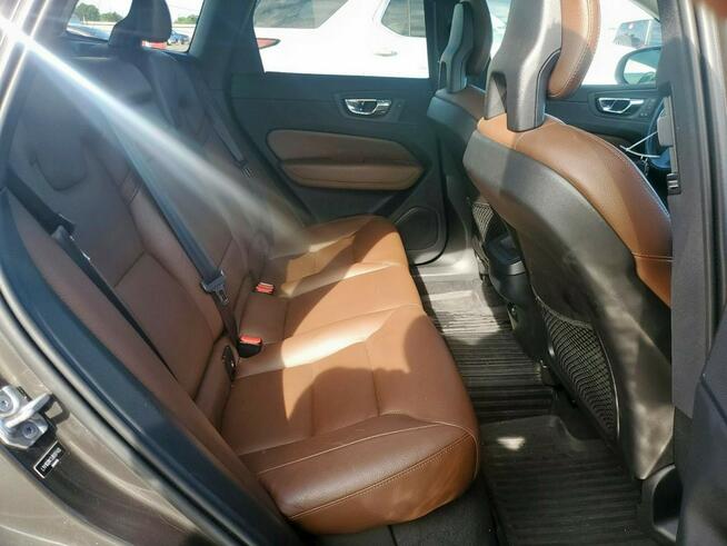 Volvo XC 60 T5 AWD Lekko uszkodzony