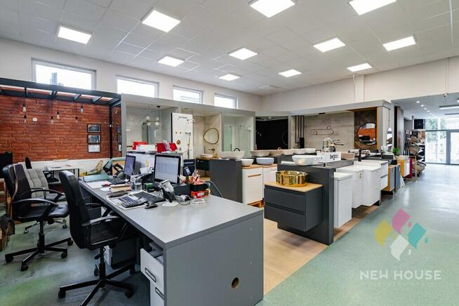 Obiekt handlowo-usługowy, przy głównej drodze