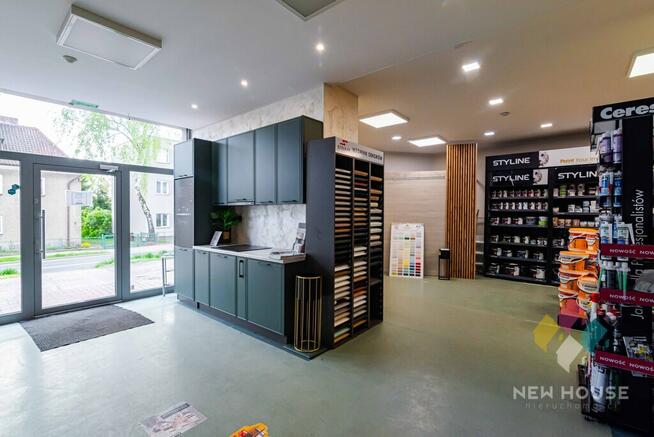 Obiekt handlowo-usługowy, przy głównej drodze