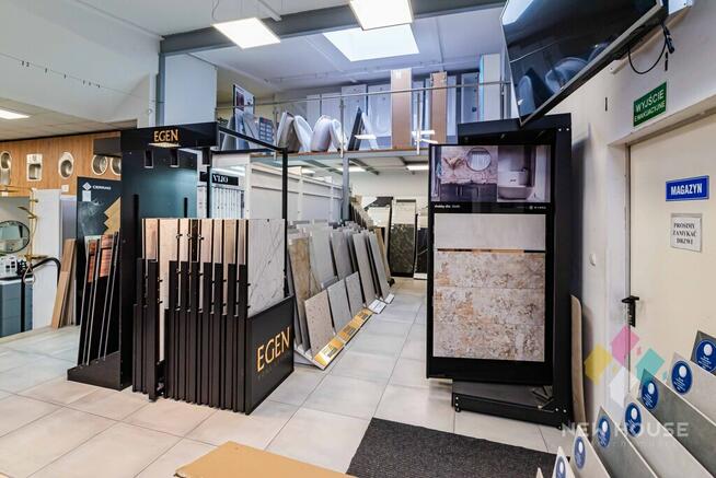 Obiekt handlowo-usługowy, przy głównej drodze