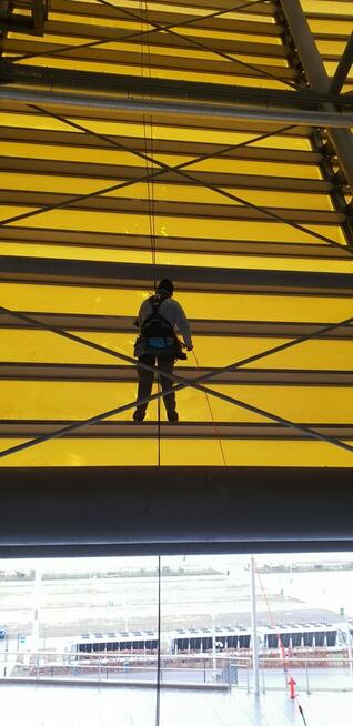 Mycie dachów, elewacji i kostki brukowej.