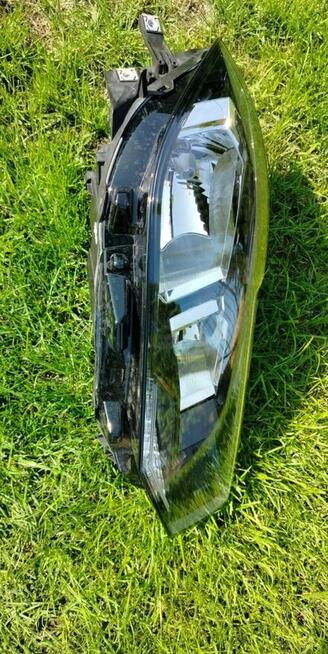 Sprzedam reflektor VW T CROSS