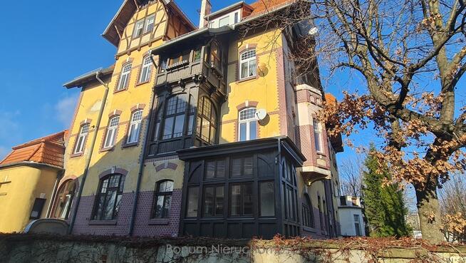 Na sprzedaż 5 pokojowe mieszkanie w Ząbkowicach Śl