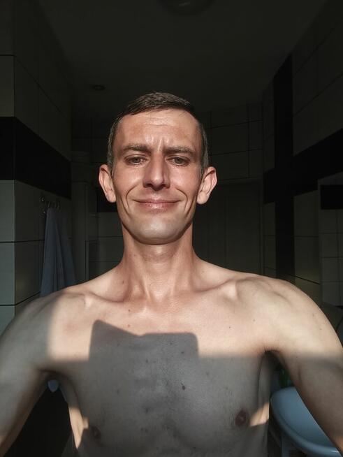 Szukam Pani lub pary do45 Jestem hetero. Lubię tylko kobiety