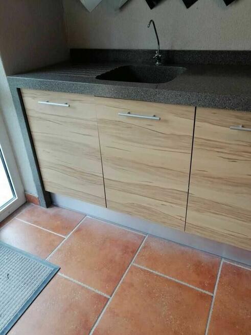 Wodoodporny blat z kompozytu +zlew wraz z szafkami