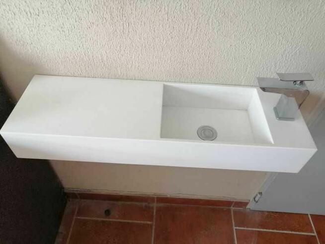 Umywalka z kompozytu Corian , biała. Okazja.