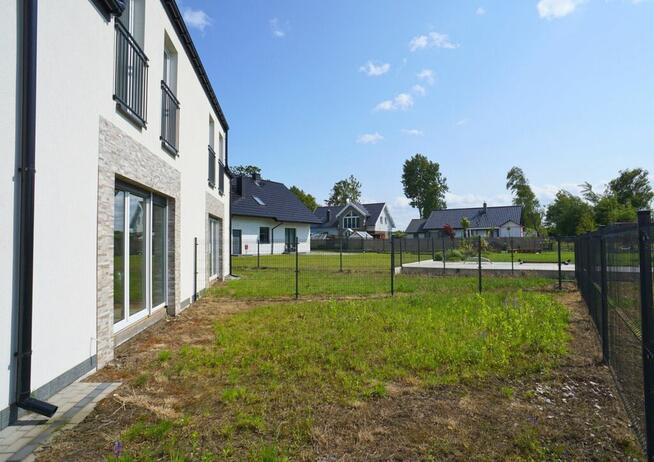 Bliźniak w stanie deweloperskim - Białuń