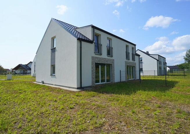 Bliźniak w stanie deweloperskim - Białuń