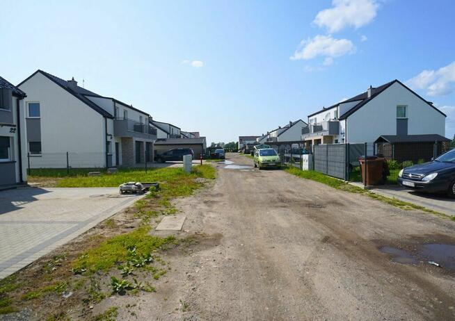 Bliźniak w stanie deweloperskim - Białuń